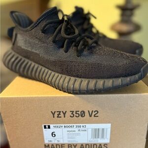 Adidas Yeezy Boost 350 V2 Core Black Sneakers